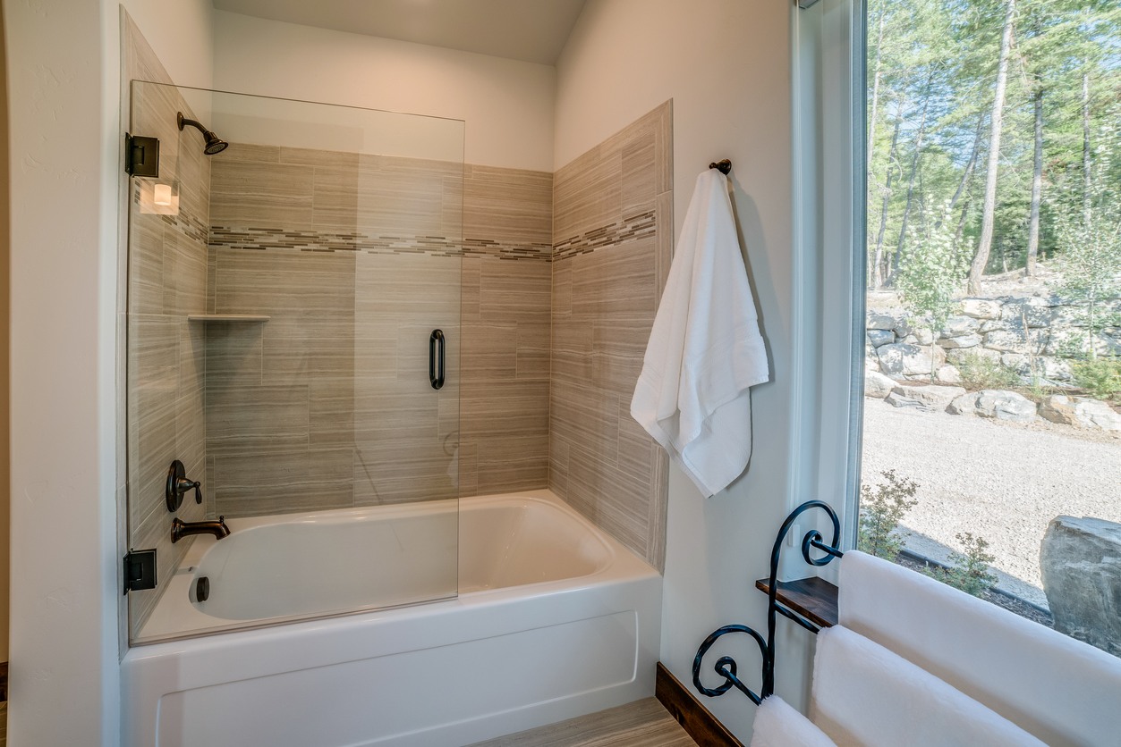 Shower & Tub Installation in Rendon
